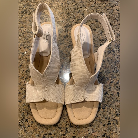 Clarks Collection Women's Cream Wedge Sandals with cork heel. Size 9.5 NWT - Picture 3 of 6